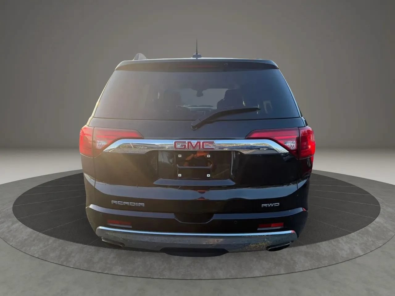 Used 2017 GMC Acadia Denali w/ Technology Package AWD/4WD image 6