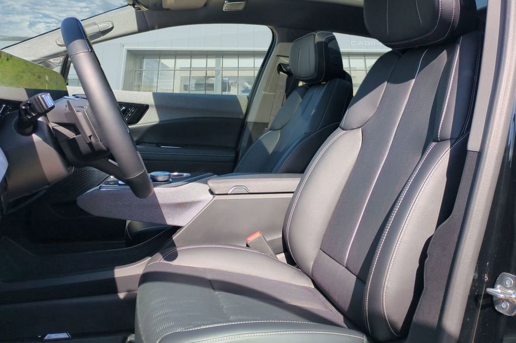 New 2025 Cadillac Optiq Sport 2 w/ LPO, Floor Liner Package image 10