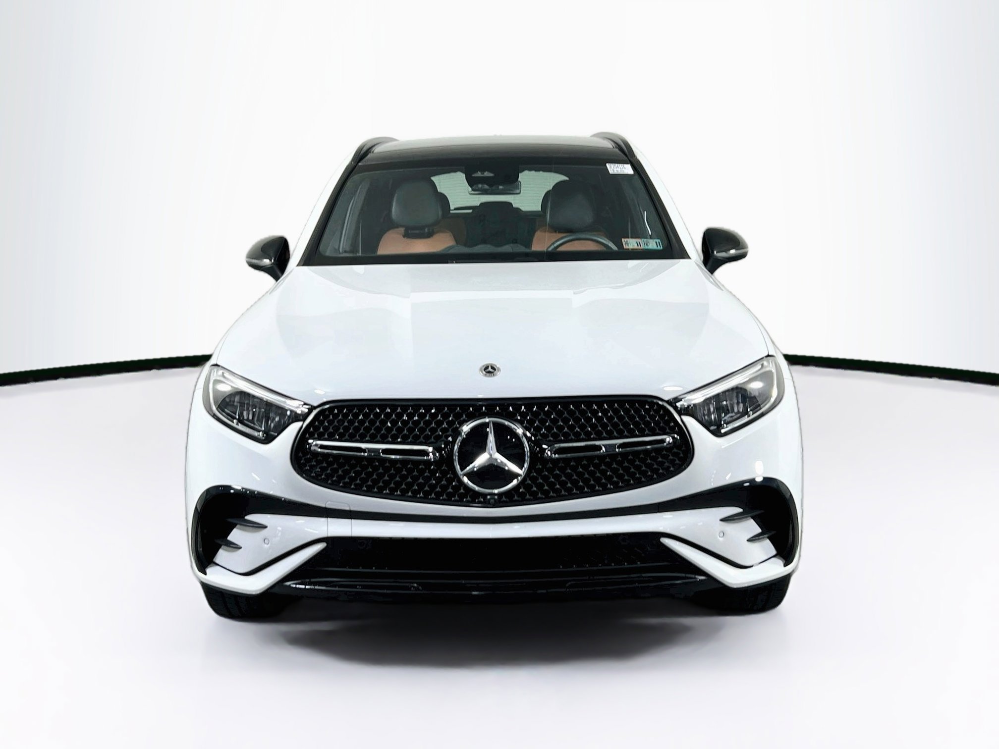 Used 2025 Mercedes-Benz GLC 300 4MATIC image 2