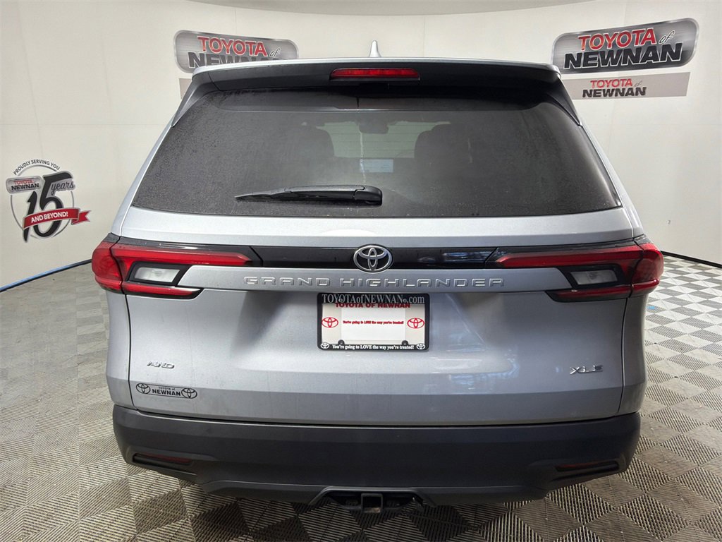 Used 2026 Toyota Grand Highlander XLE image 4