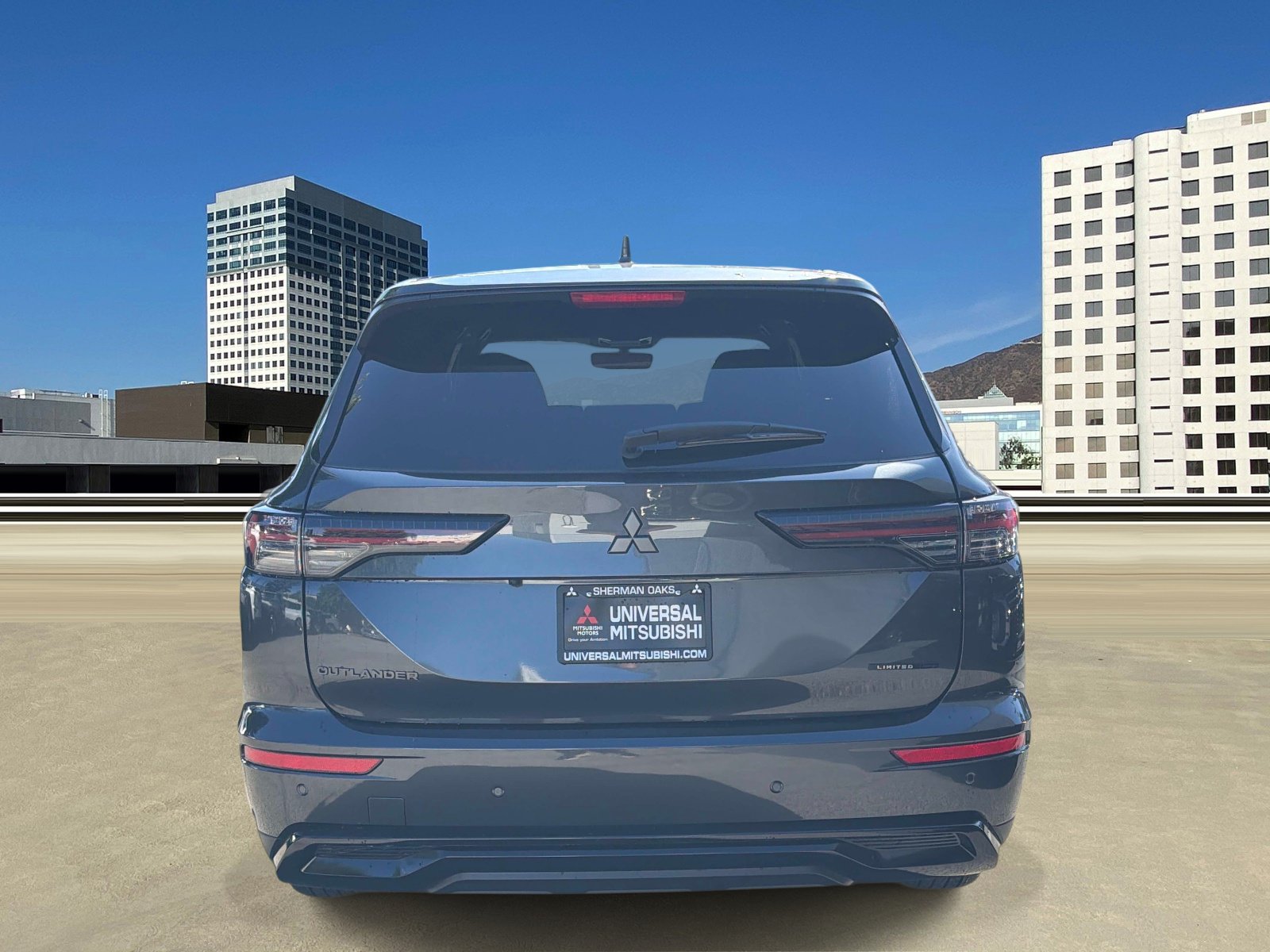 New 2026 Mitsubishi Outlander LE FWD image 4