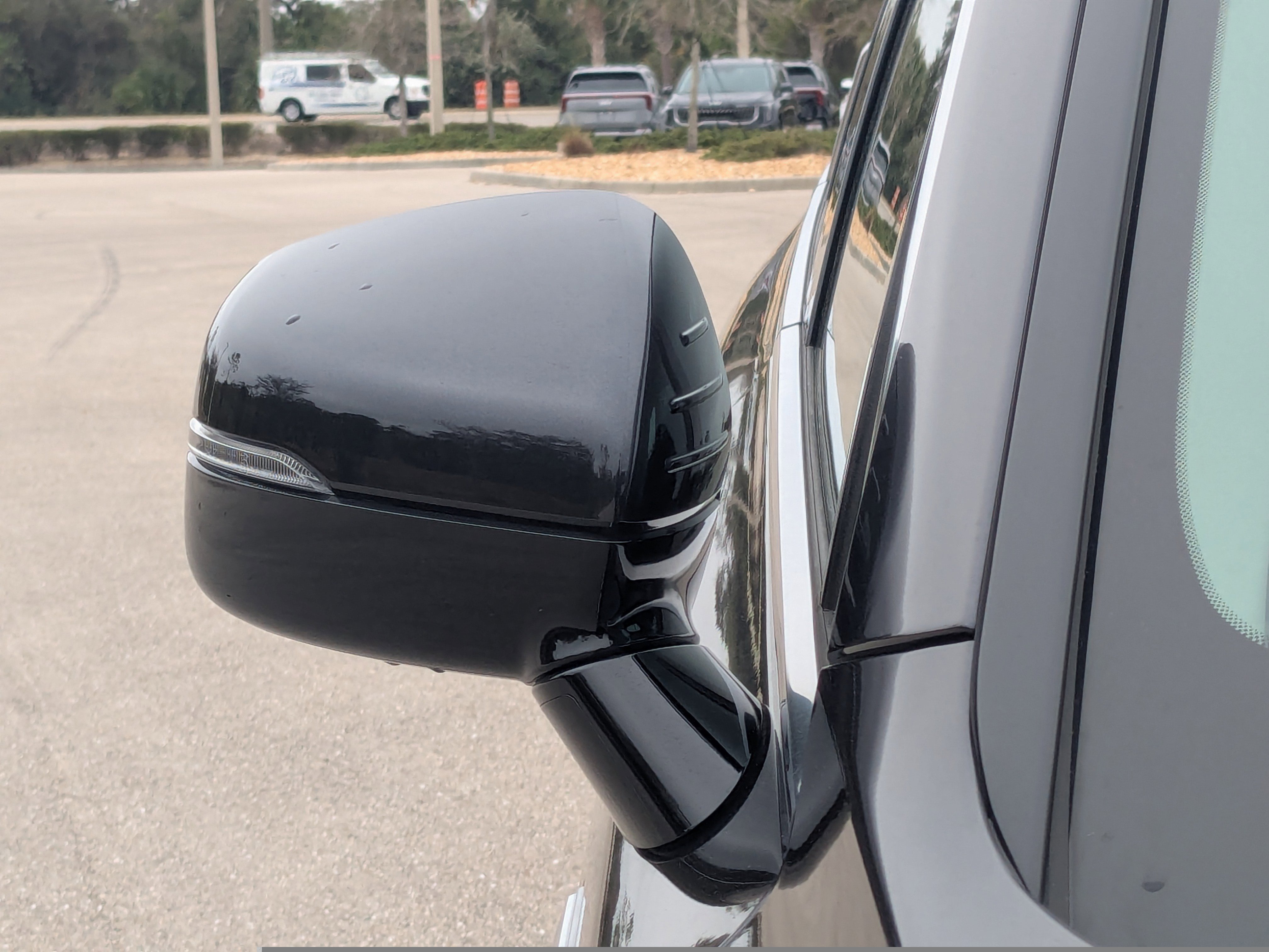 Certified 2025 Kia Sorento S w/ Panoramic Sunroof Package image 12