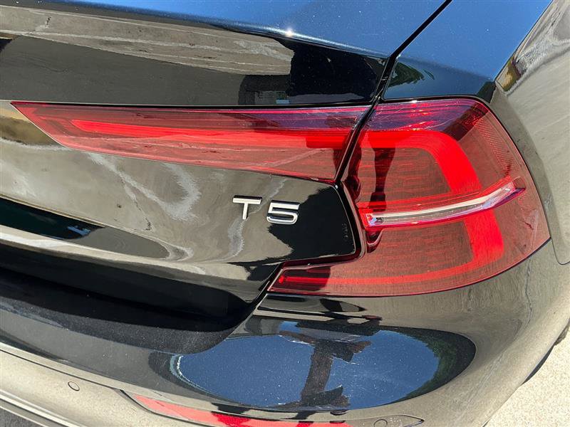 Used 2019 Volvo S60 T5 Momentum w/ Multimedia Package FWD image 18