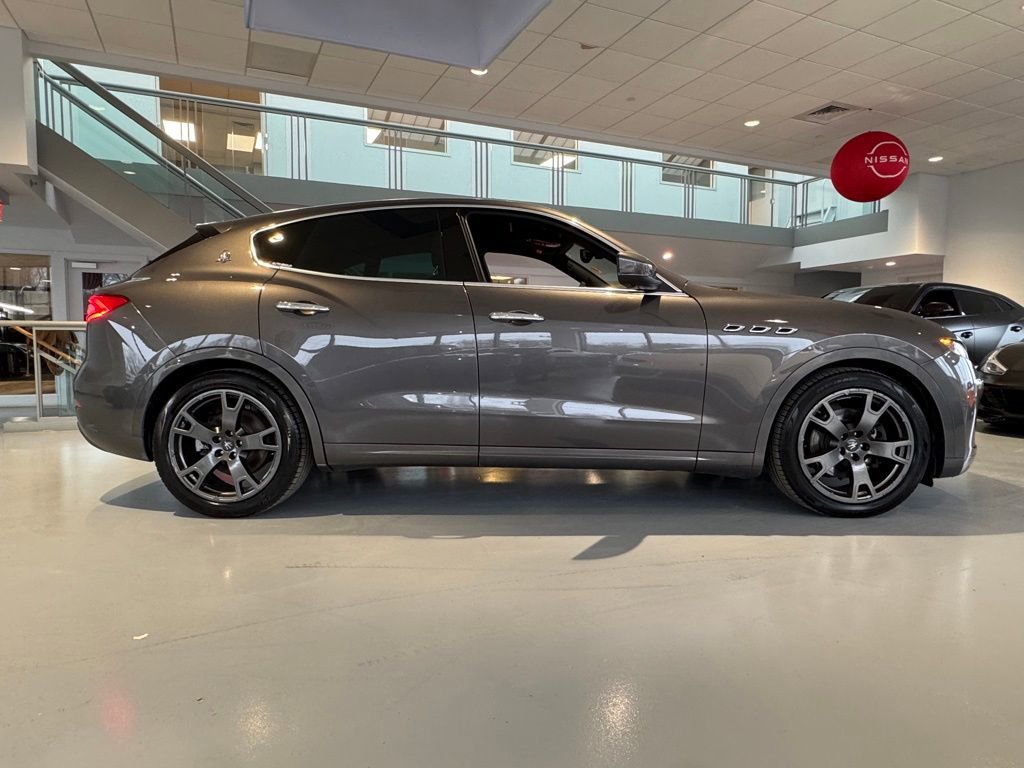 Used 2019 Maserati Levante image 6