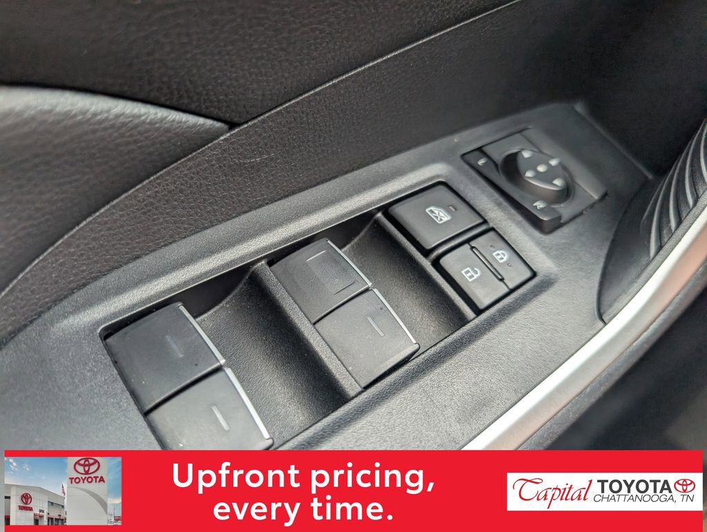 Used 2025 Toyota RAV4 XLE AWD/4WD image 14