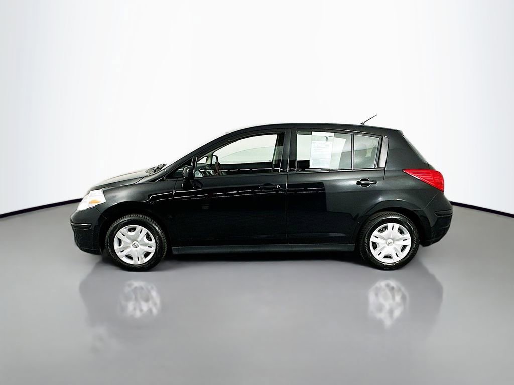 Used 2011 Nissan Versa 1.8 S FWD image 5