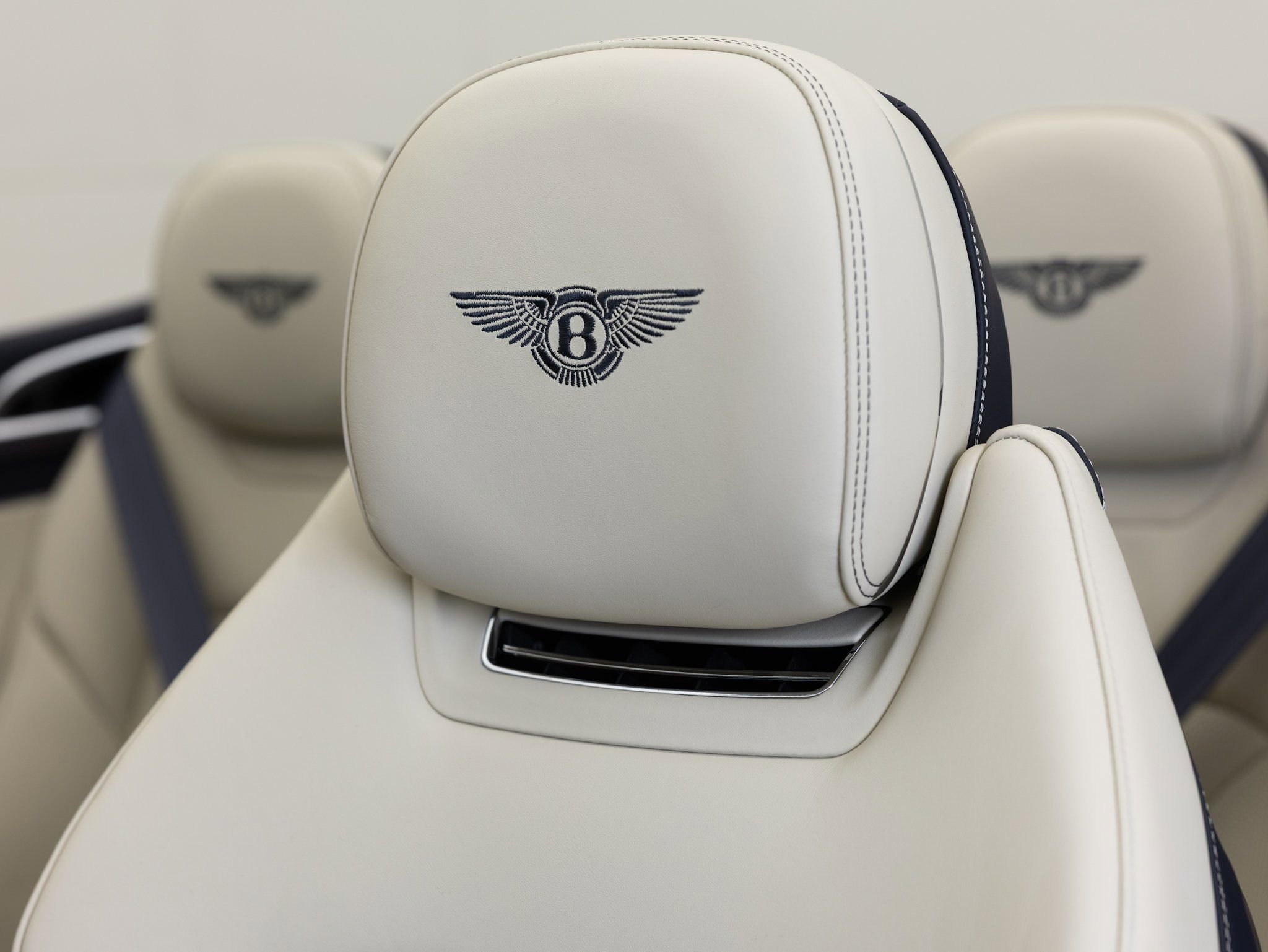 Used 2024 Bentley Continental GT image 20