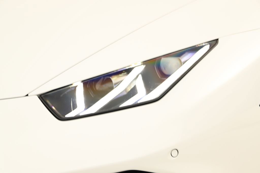 Used 2019 Lamborghini Huracan LP 580-2 image 32