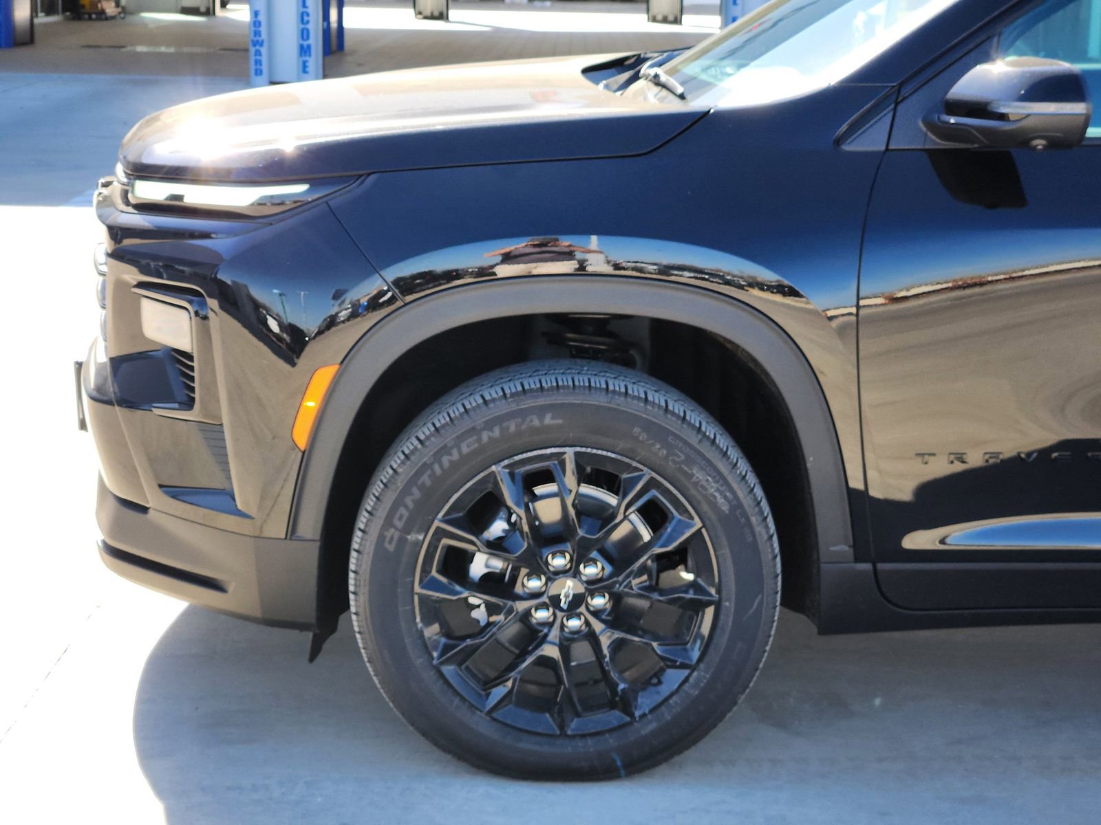 New 2026 Chevrolet Traverse LT w/ Midnight/Sport Edition image 9