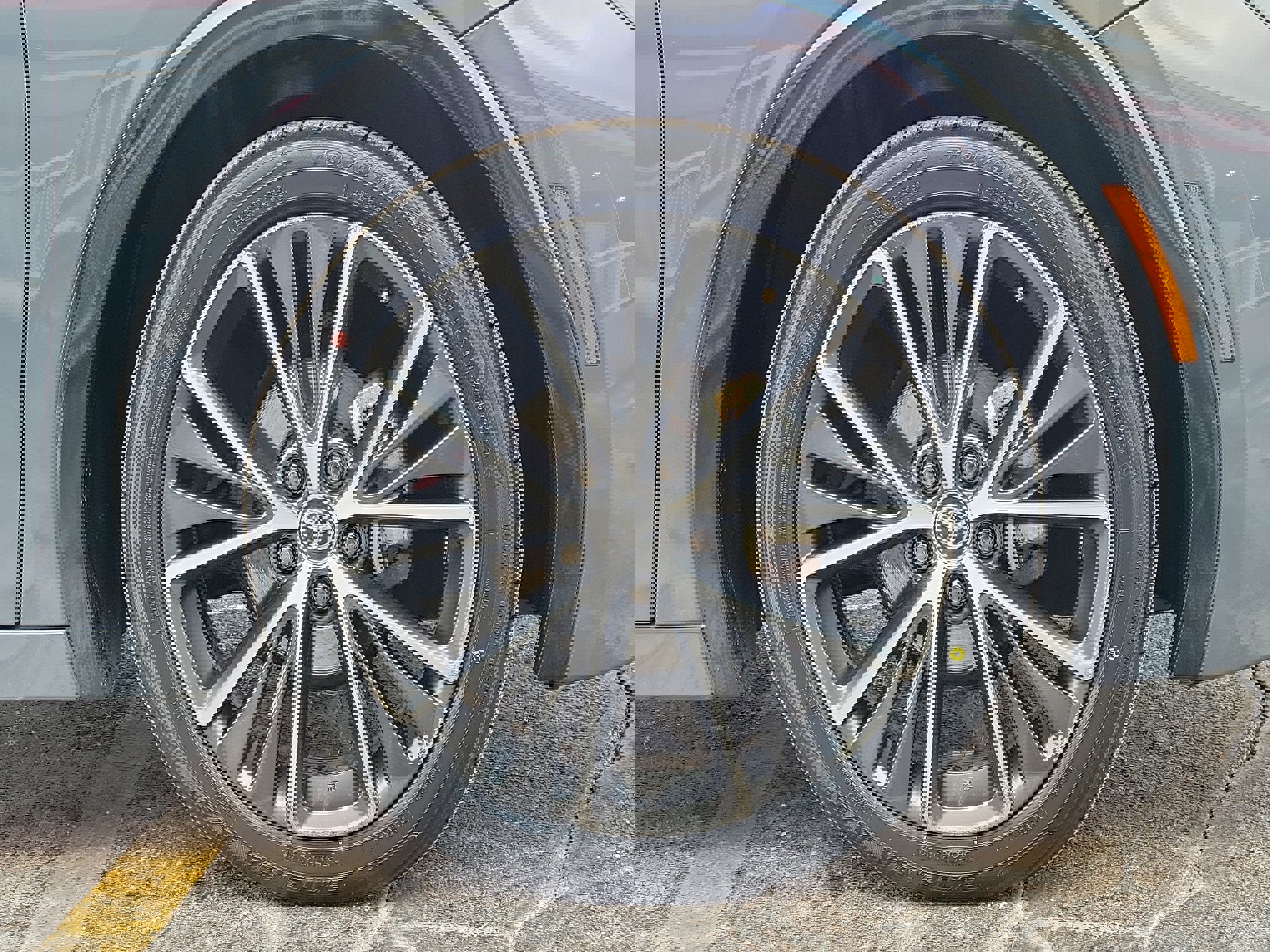 Used 2024 Toyota Prius XLE image 5