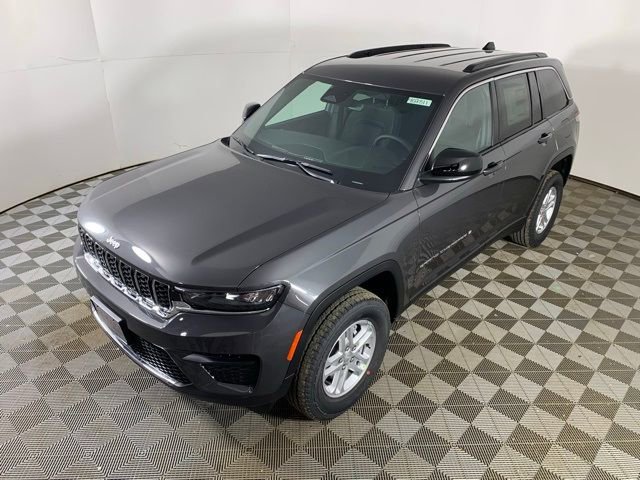 New 2025 Jeep Grand Cherokee Laredo image 7