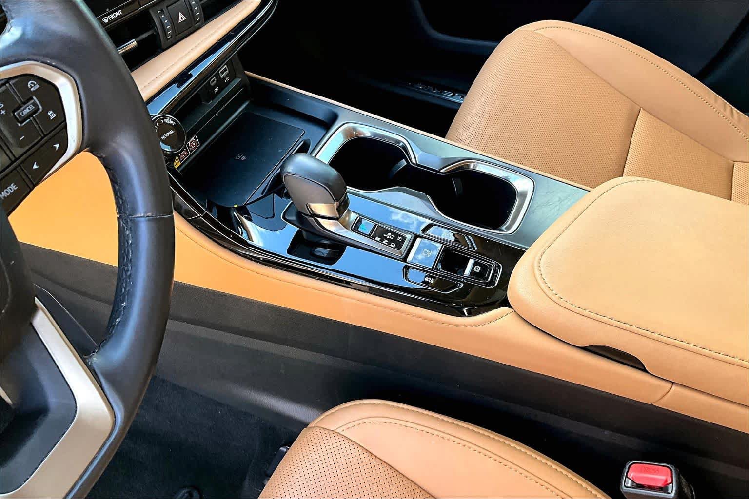 Used 2025 Lexus NX 250 FWD w/ Accessory Package (2T) image 17