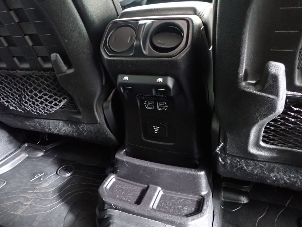 Used 2018 Jeep Wrangler Unlimited Rubicon w/ Dual Top Group AWD/4WD image 34