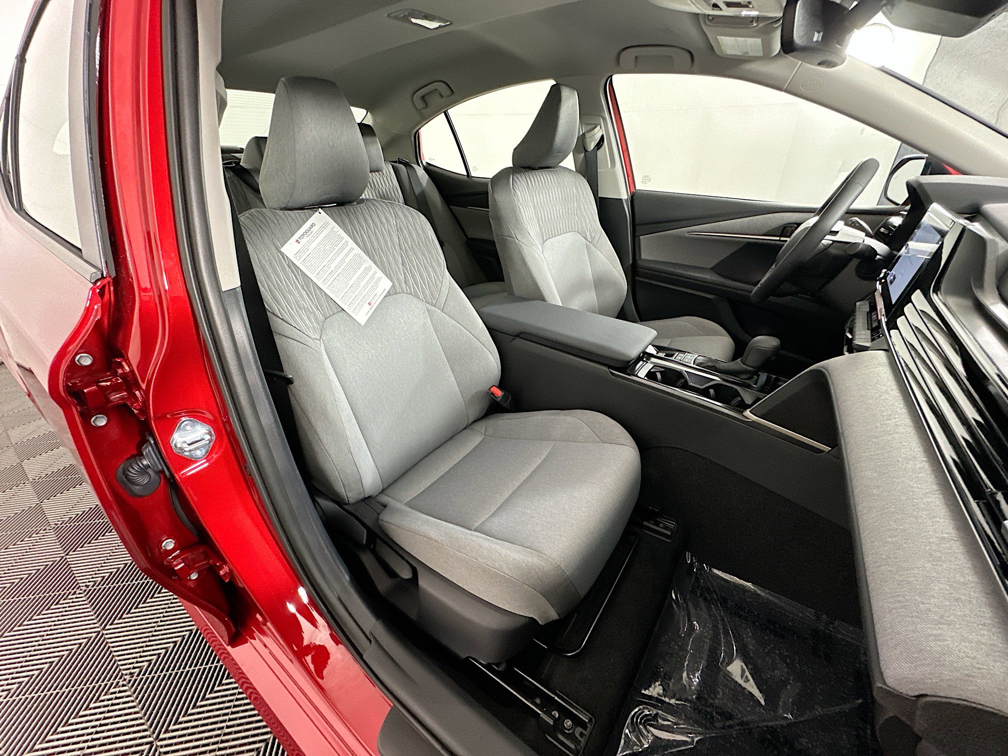 Used 2026 Toyota Camry LE w/ Convenience Package FWD image 28