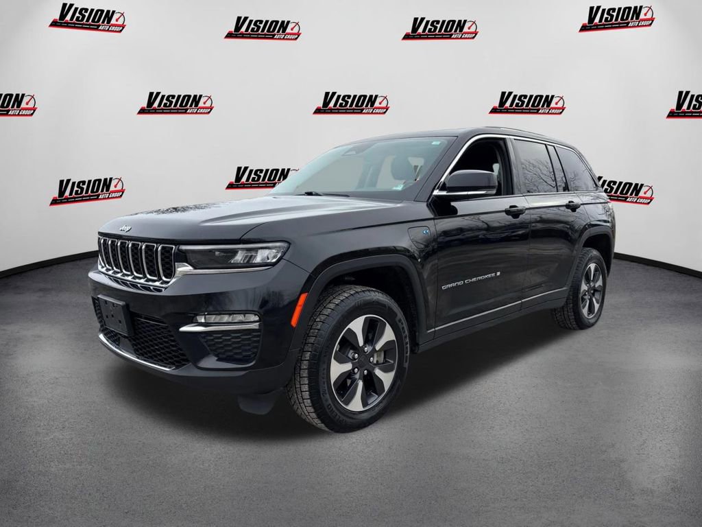Used 2024 Jeep Grand Cherokee Limited 4xe image 1