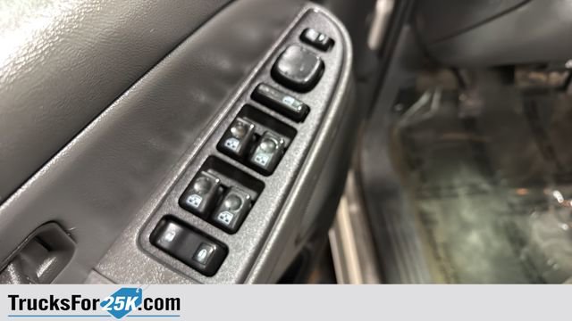 Used 2004 Chevrolet Silverado 2500 LS image 27