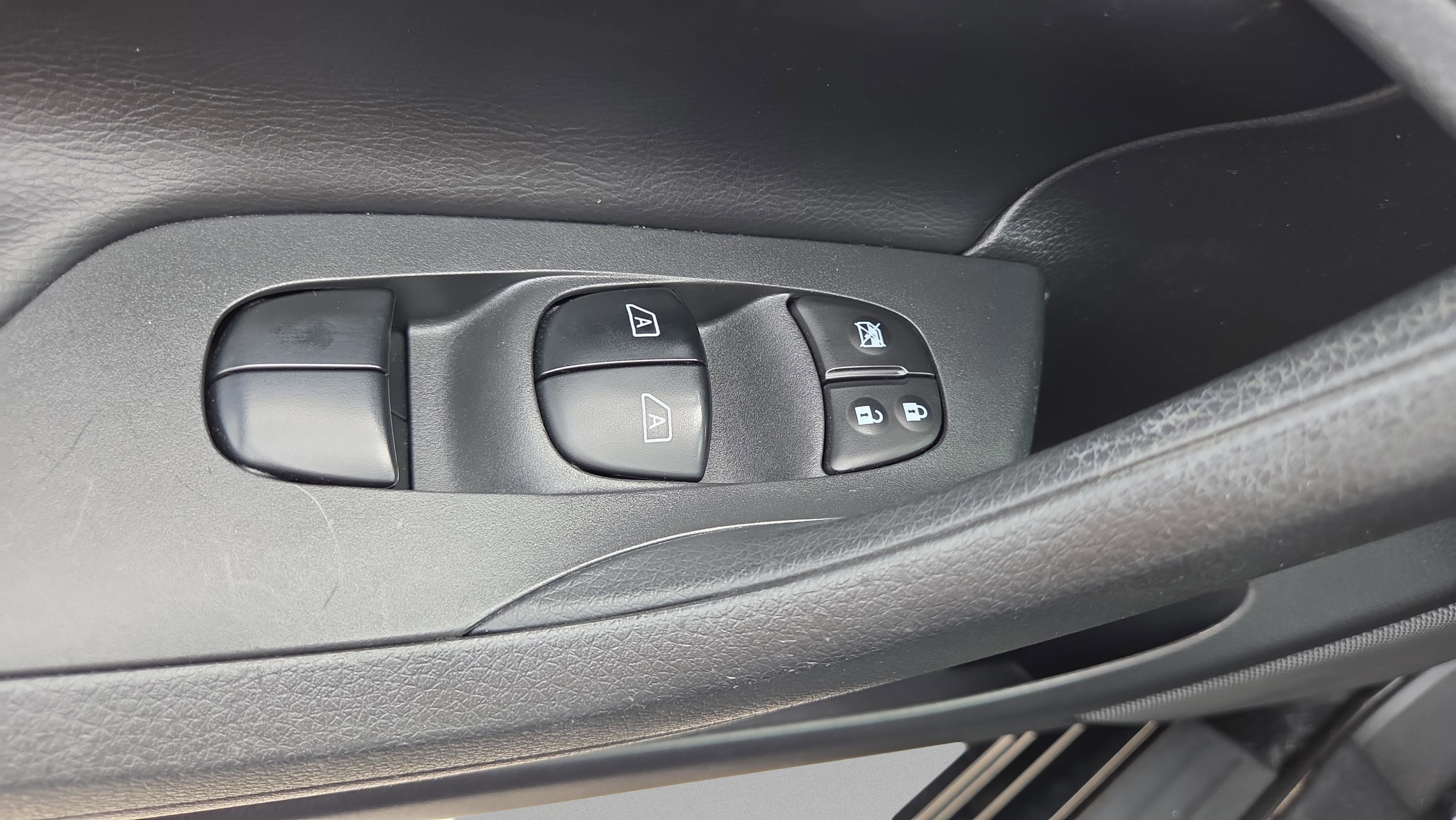 Used 2013 Nissan Altima 3.5 SL w/ Technology Pkg FWD image 29
