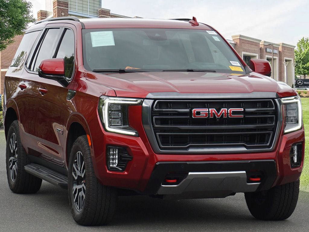 Used 2024 GMC Yukon AT4 w/ Technology Package image 3