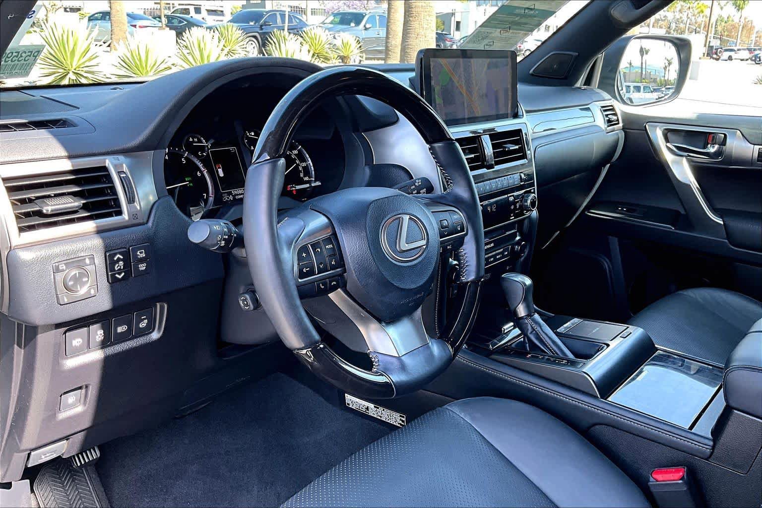 Used 2023 Lexus GX 460 Luxury w/ Accessory Package AWD/4WD image 16