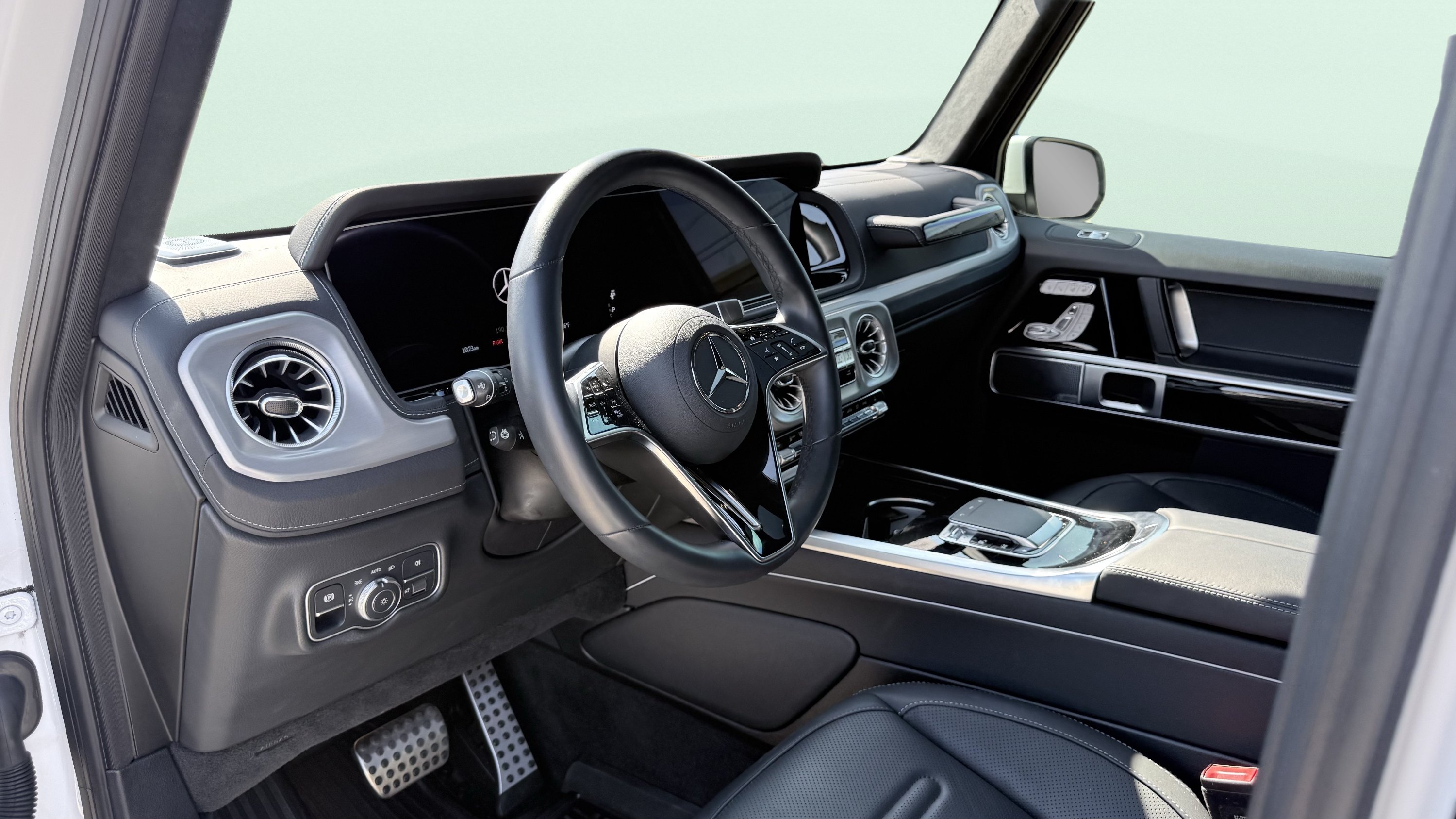 Used 2025 Mercedes-Benz G 550 image 27