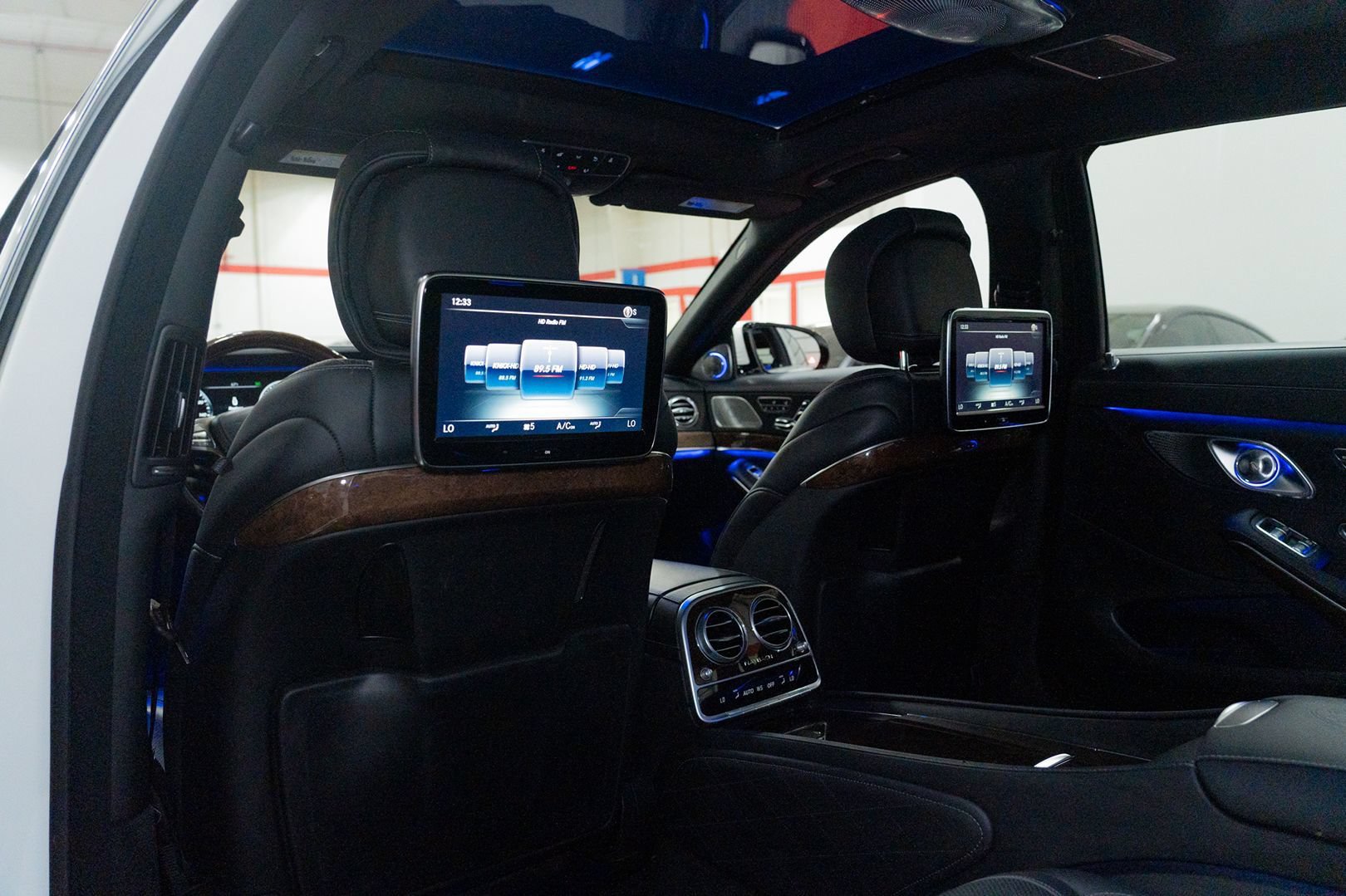 Used 2016 Mercedes-Benz Maybach S 600 image 32
