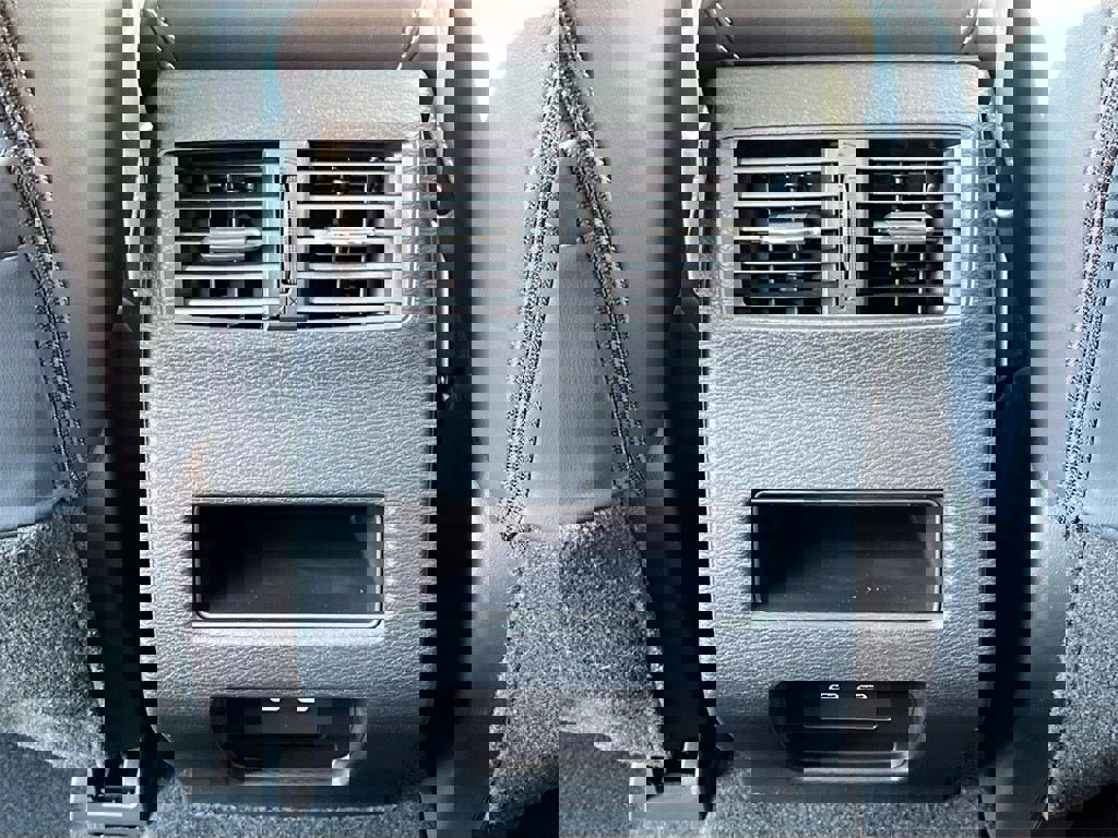 New 2025 Mitsubishi Outlander SE image 27