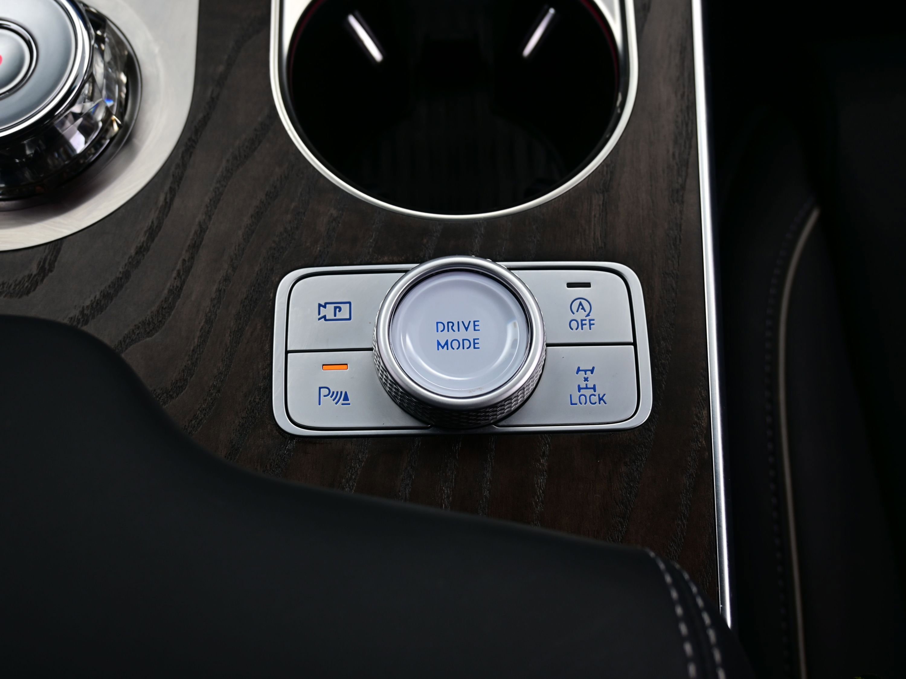 Certified 2025 Genesis GV80 3.5T Prestige image 23