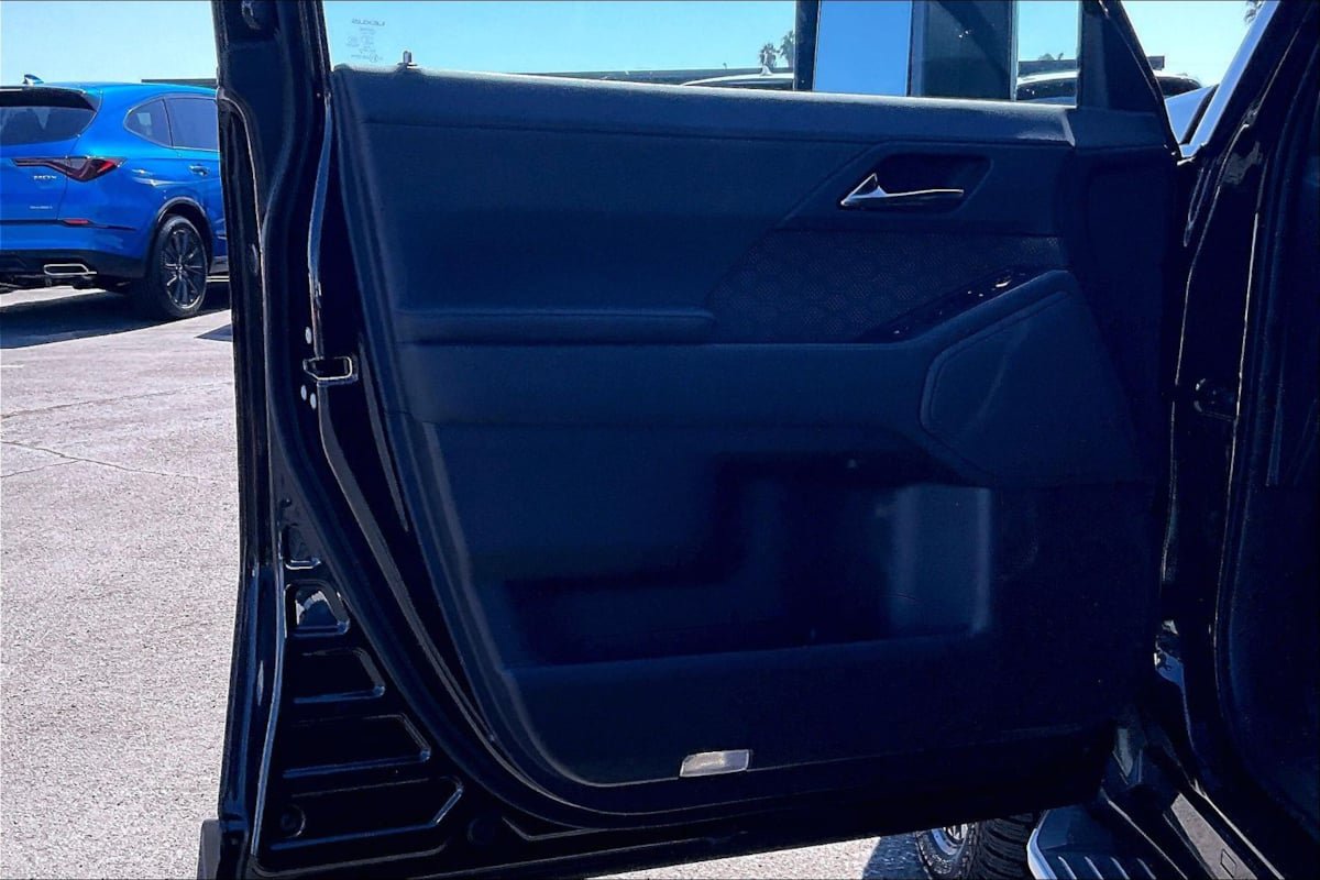 Used 2024 Lexus GX 550 w/ Accessory Package (Z1) AWD/4WD image 16