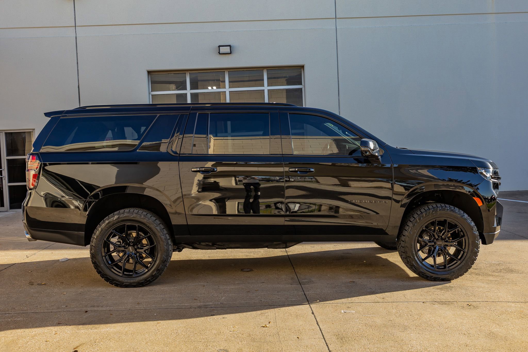 Used 2023 Chevrolet Suburban RST w/ Sport Performance Package image 11