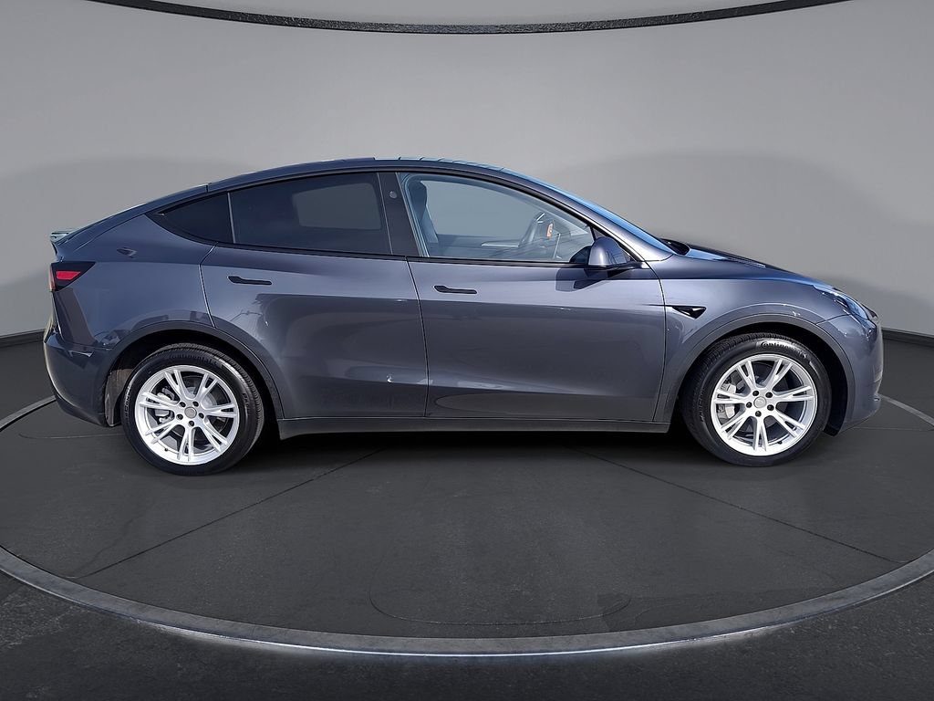 Used 2023 Tesla Model Y Long Range AWD/4WD image 9