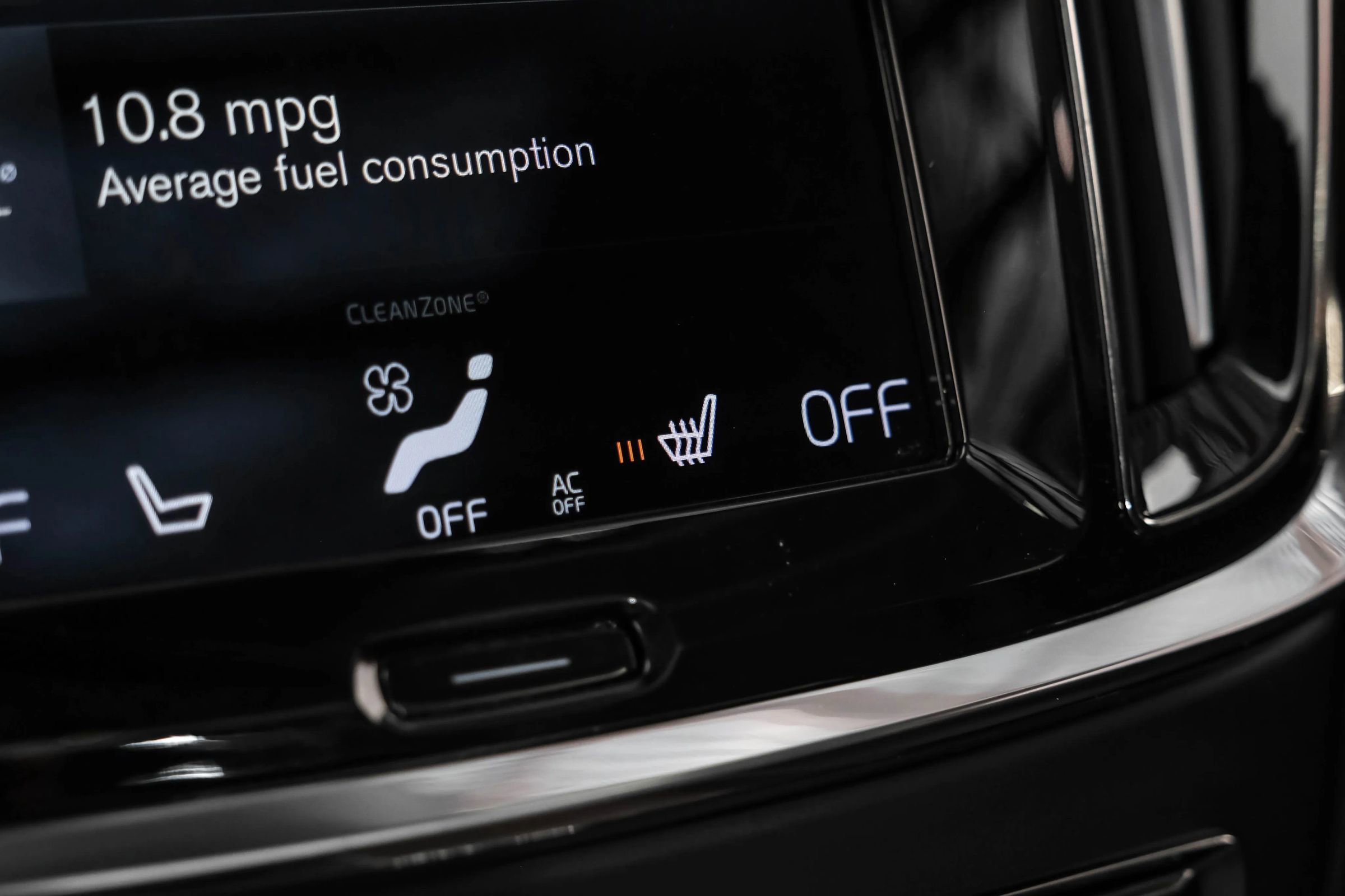 Used 2021 Volvo V60 T5 Momentum w/ Climate Package image 21