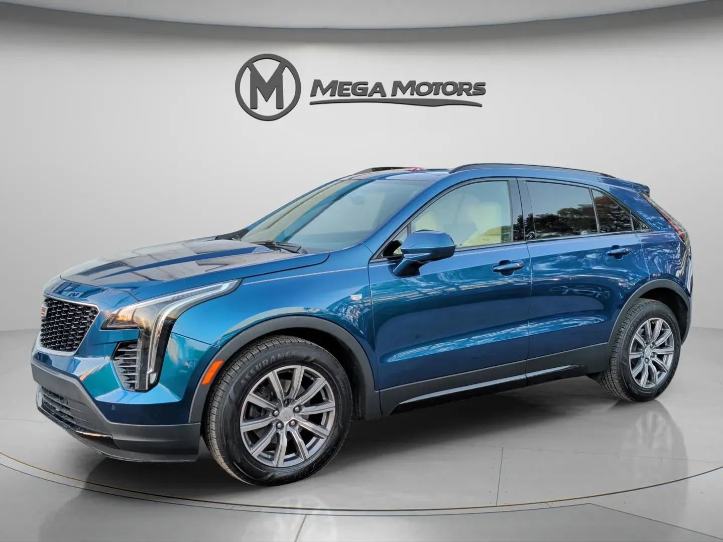 Used 2019 Cadillac XT4 Sport image 2
