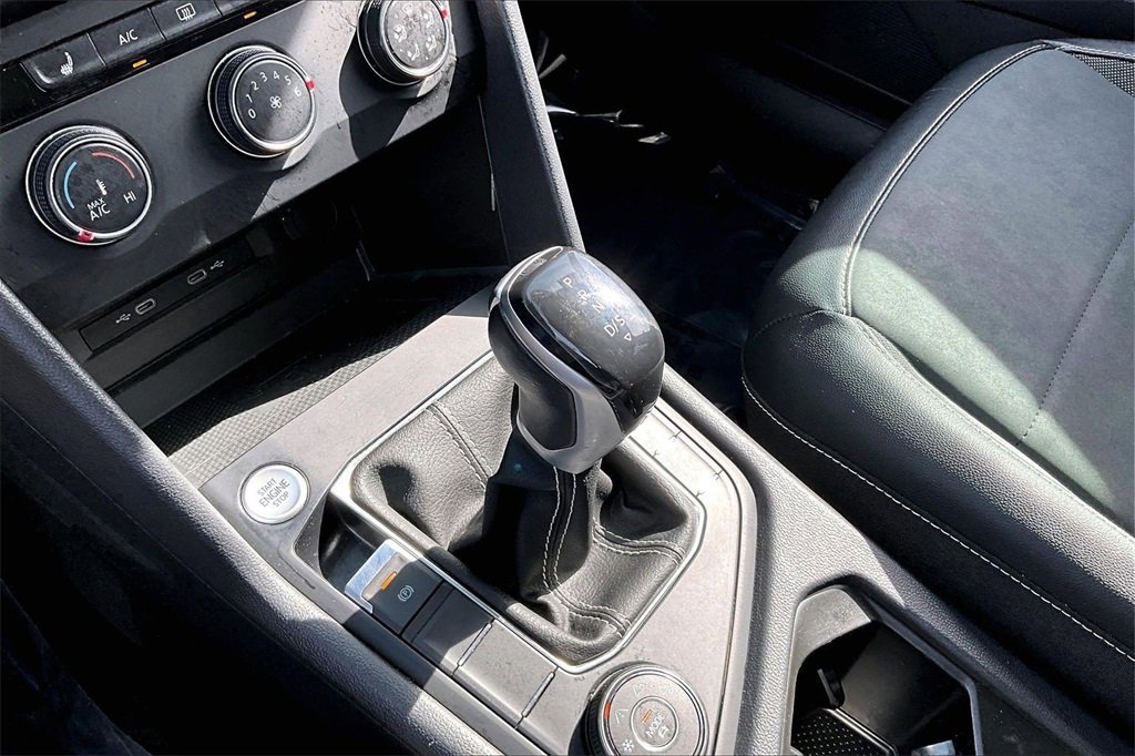 Certified 2022 Volkswagen Taos SE w/ Panoramic Sunroof Package image 28