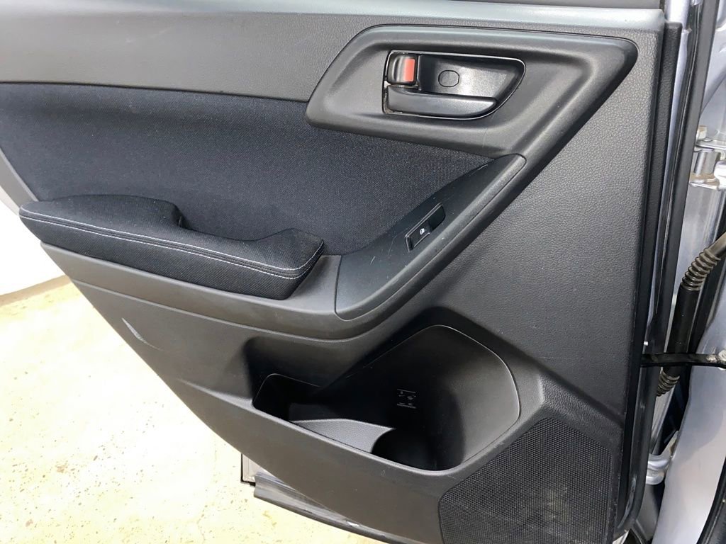 Used 2014 Subaru Forester 2.5i image 19