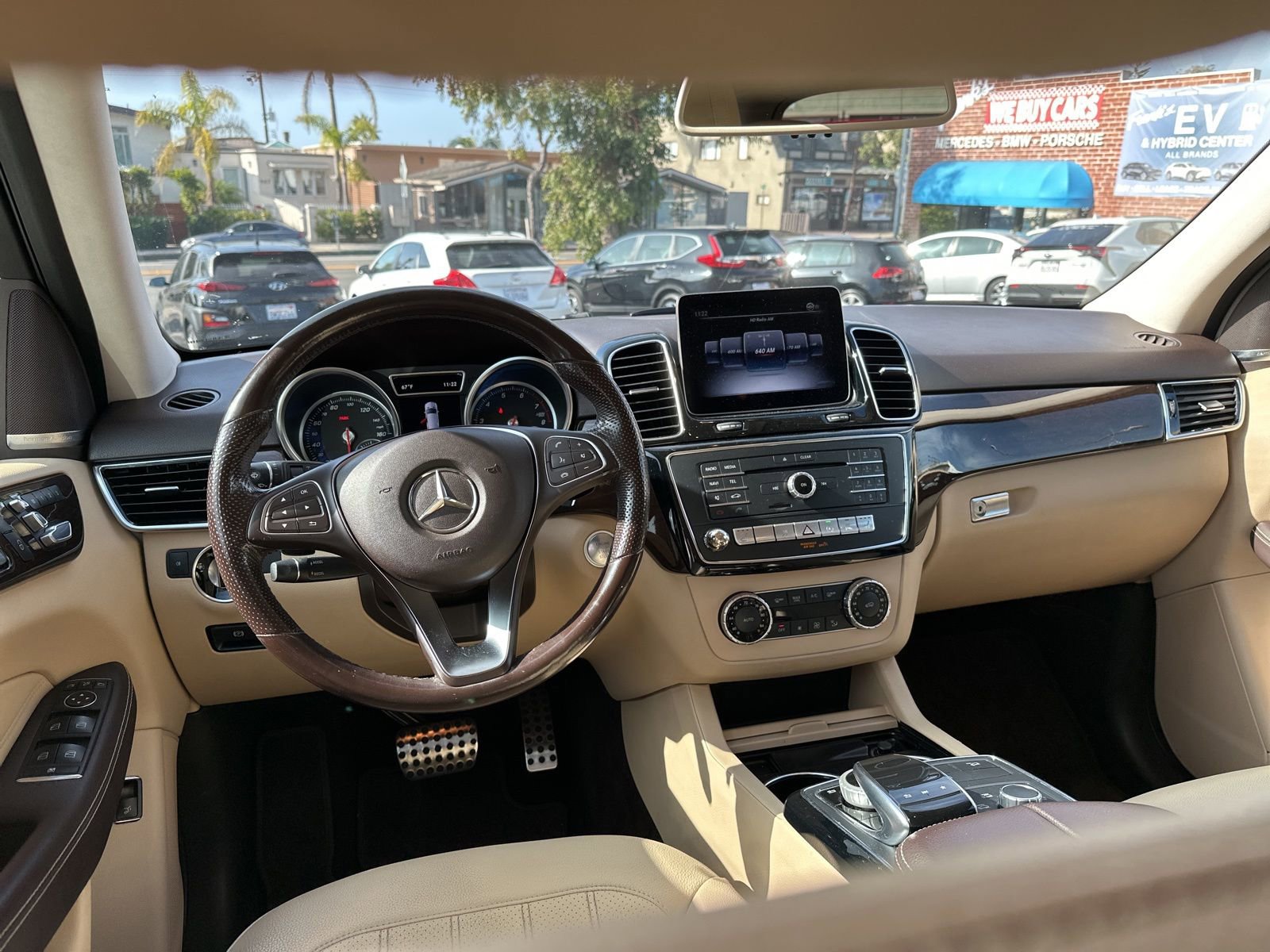 Used 2019 Mercedes-Benz GLE 400 4MATIC image 16