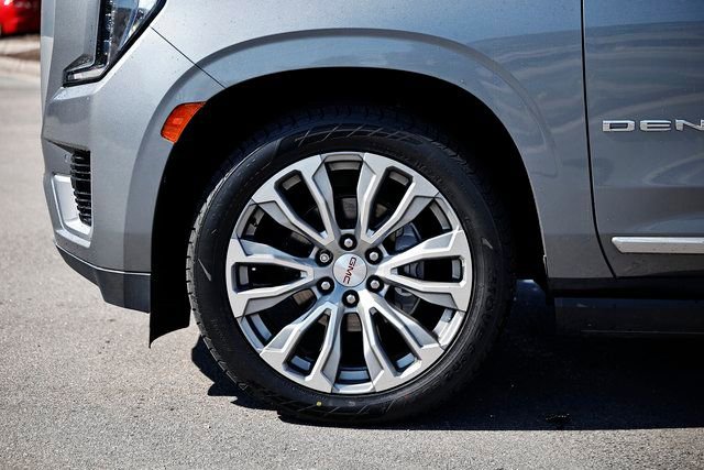 Used 2021 GMC Yukon XL Denali w/ Denali Ultimate Package image 5