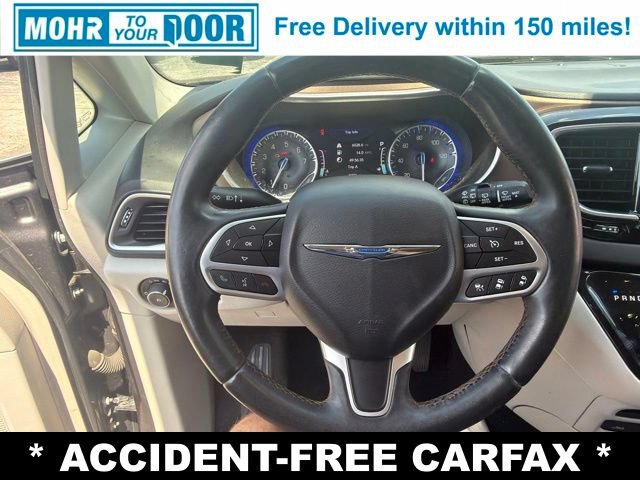 Used 2017 Chrysler Pacifica Touring-L Plus w/ Advanced Safetytec Group FWD image 22
