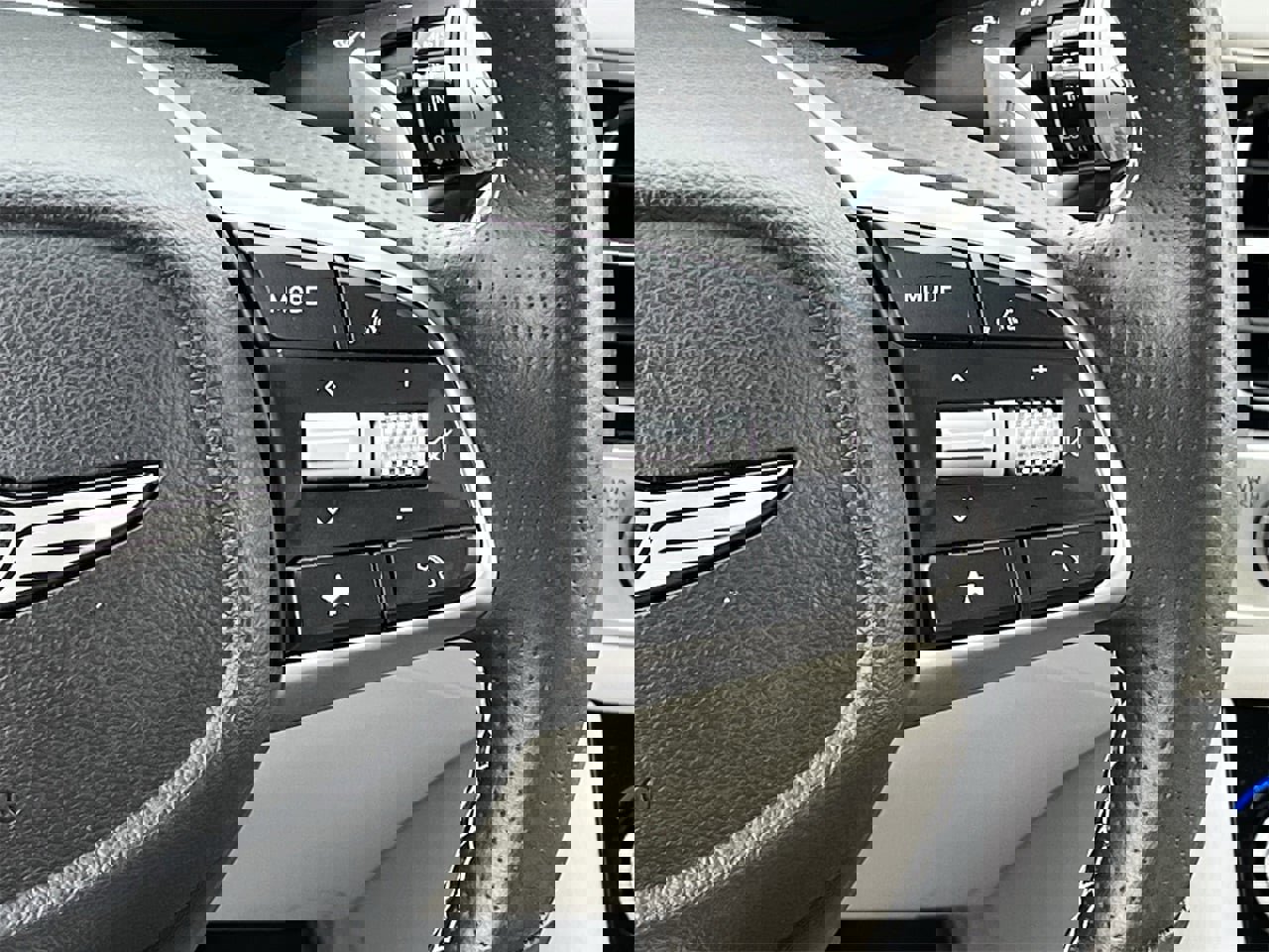 Used 2025 Genesis G70 2.5T image 14