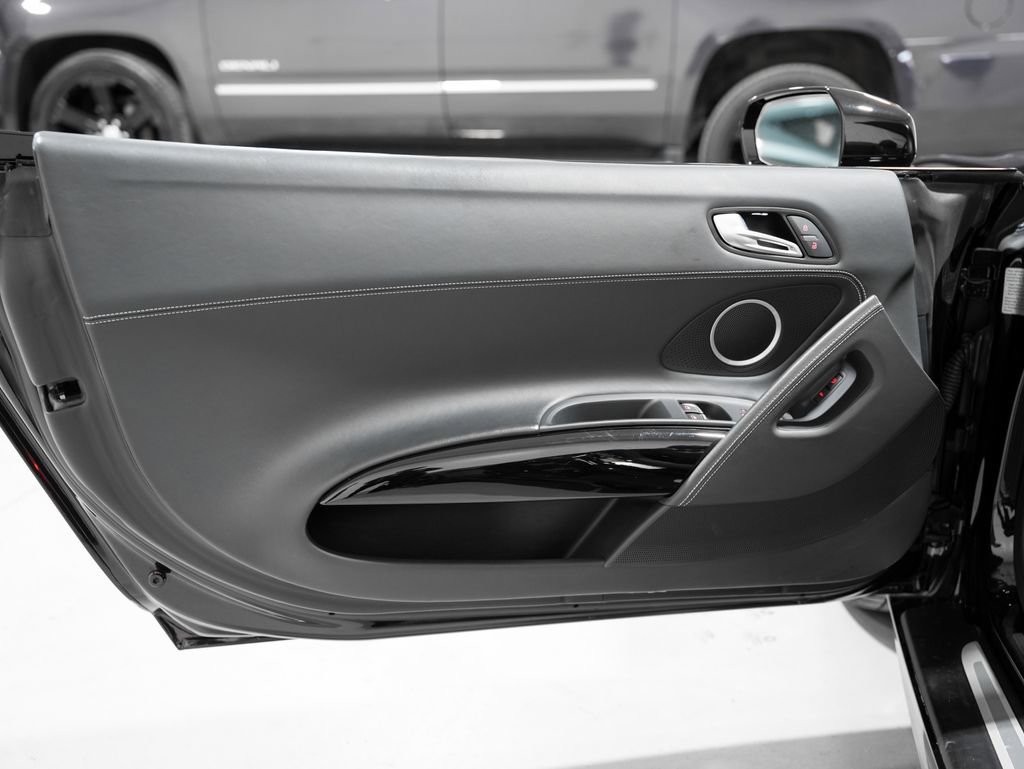 Used 2015 Audi R8 V10 w/ Full Leather Package image 27