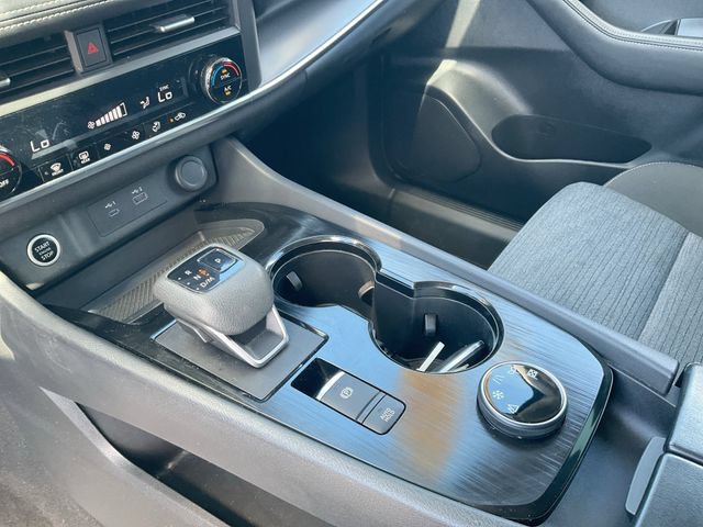 Used 2023 Nissan Rogue SV AWD/4WD image 25