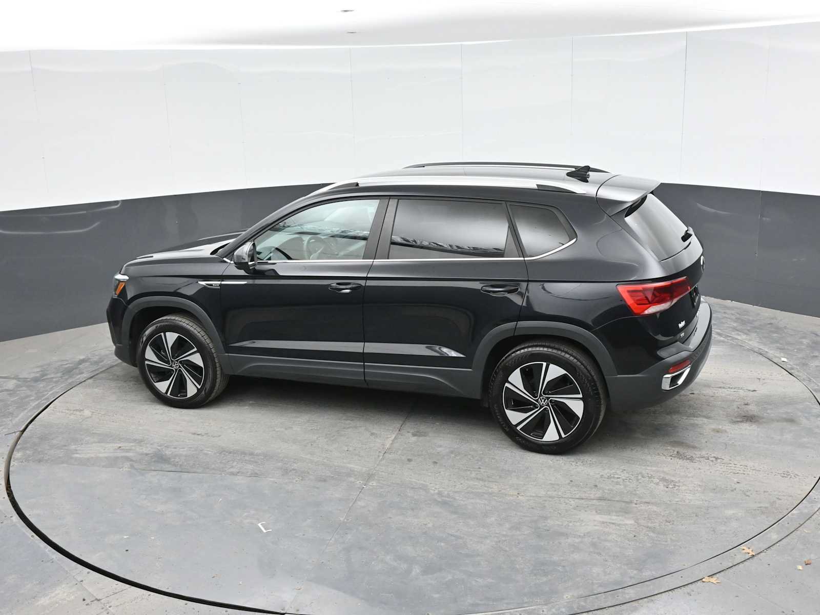 Used 2024 Volkswagen Taos SE AWD/4WD image 28