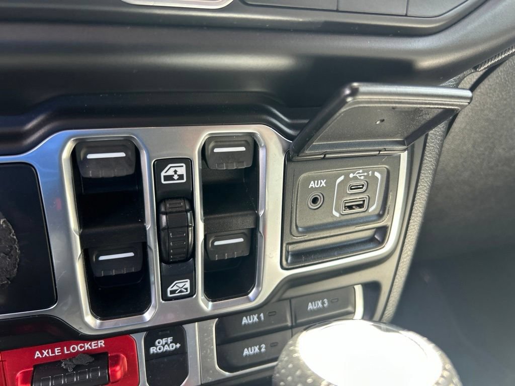 Used 2021 Jeep Gladiator Mojave w/ Dual Top Group AWD/4WD image 40
