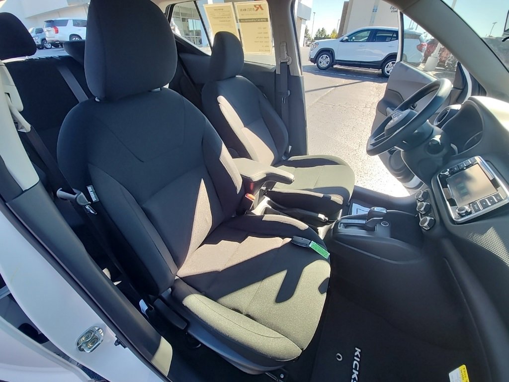 Used 2025 Nissan Kicks Play S image 17