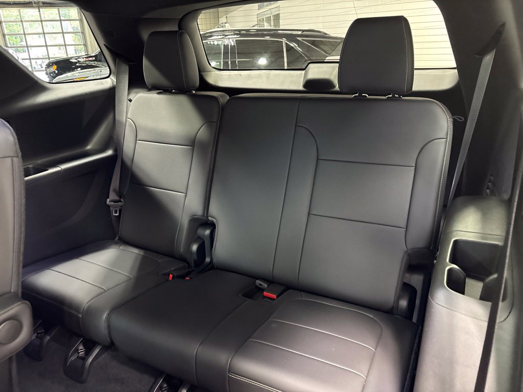 Used 2023 Chevrolet Traverse LT w/ LT Premium Package AWD/4WD image 48