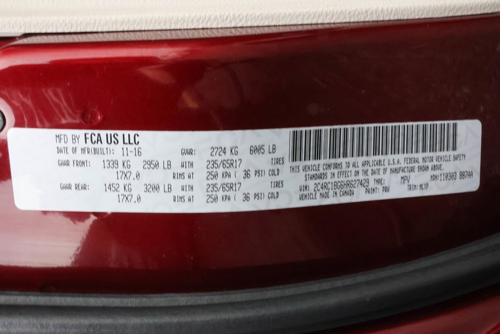 Used 2017 Chrysler Pacifica Touring-L image 38