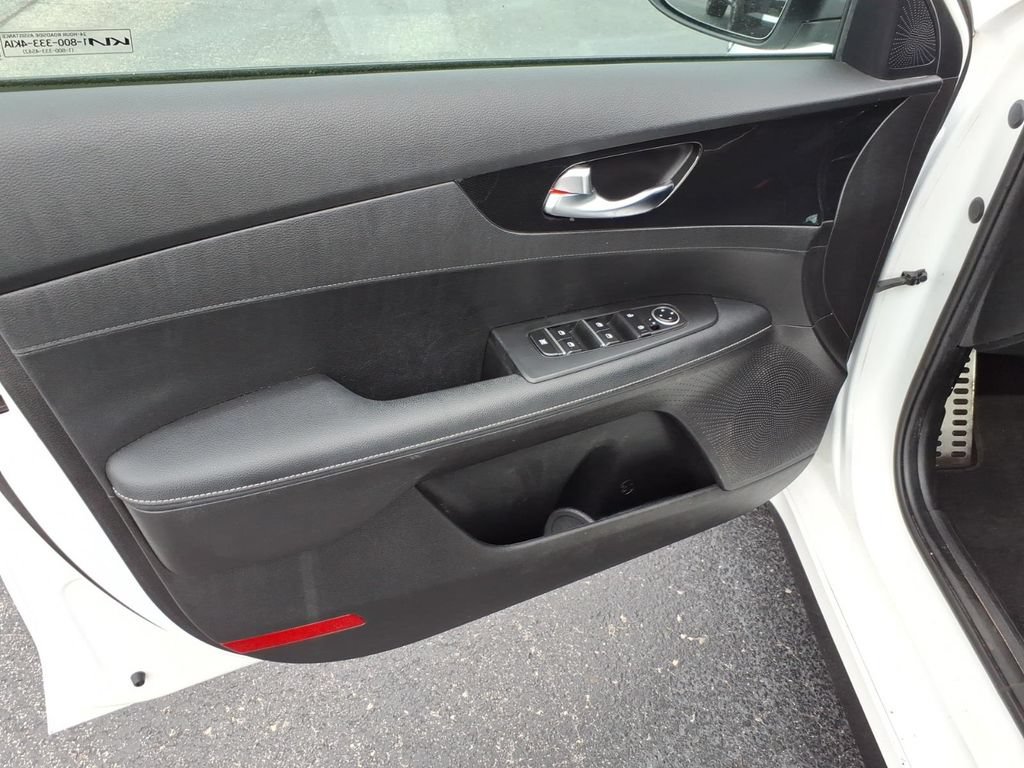 Used 2023 Kia Forte GT-Line FWD image 11