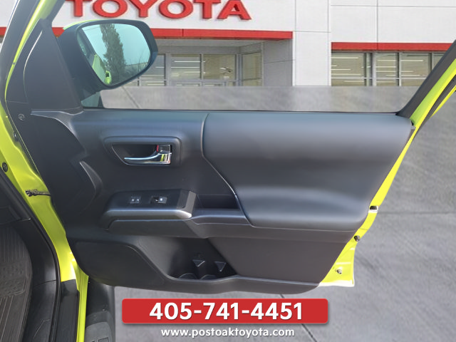 Used 2023 Toyota Tacoma TRD Off-Road AWD/4WD image 31