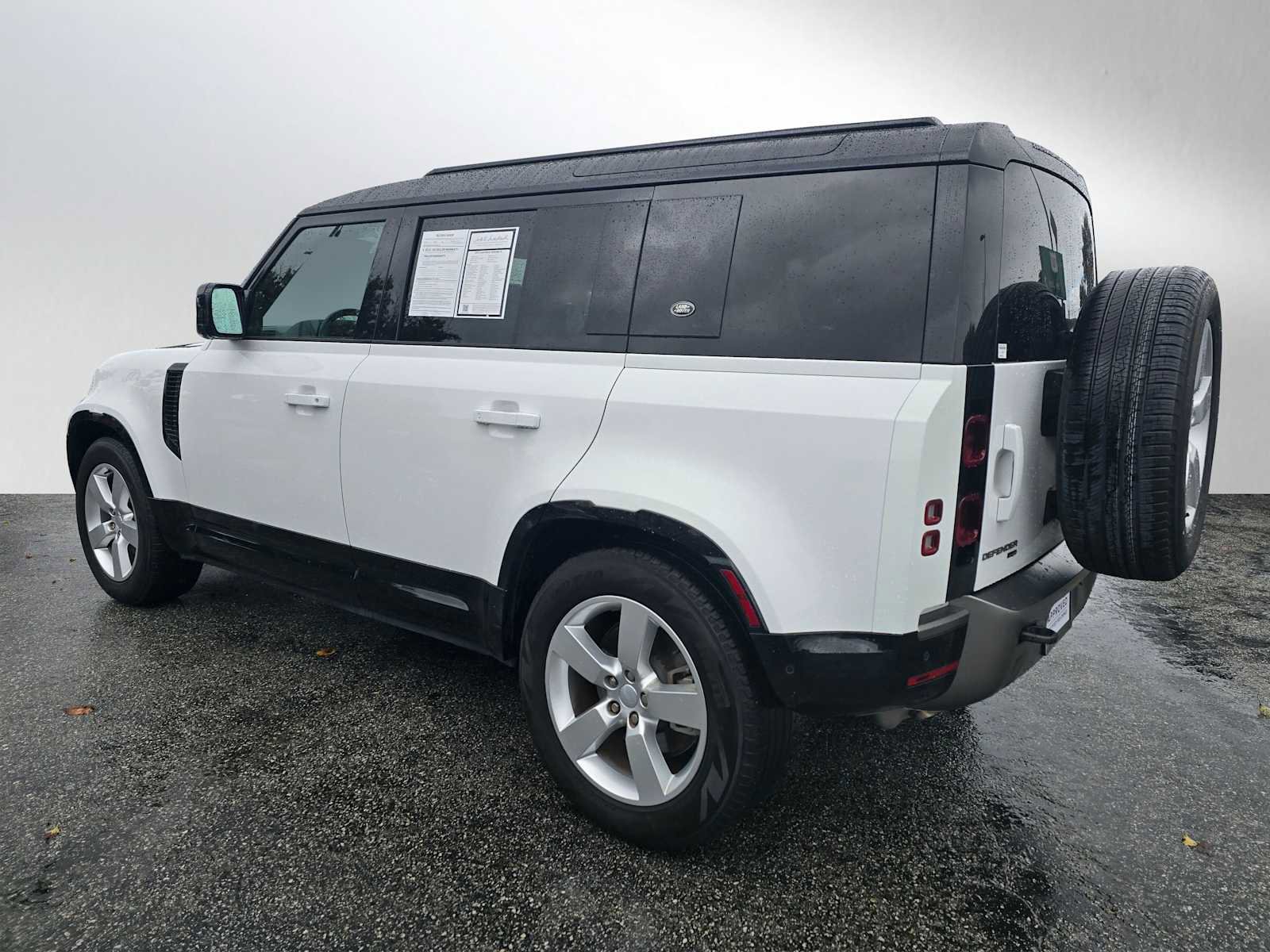 Used 2023 Land Rover Defender 110 X-Dynamic SE AWD/4WD image 3
