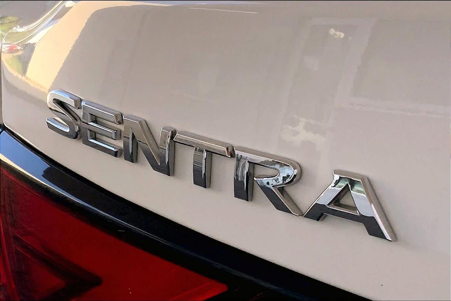 Used 2025 Nissan Sentra SV FWD image 10