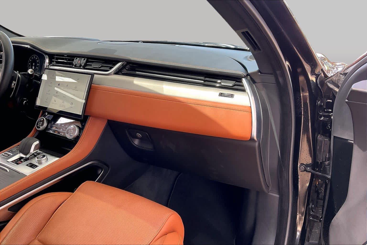 Used 2026 Jaguar F-PACE R-Dynamic S AWD/4WD image 19